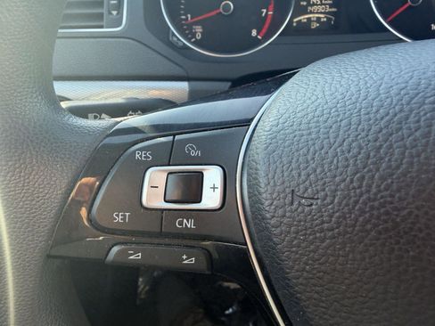 Used 2017 Volkswagen Jetta S image 15