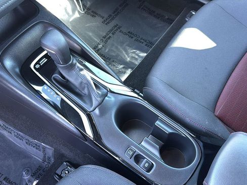 Certified 2025 Toyota Corolla SE image 21