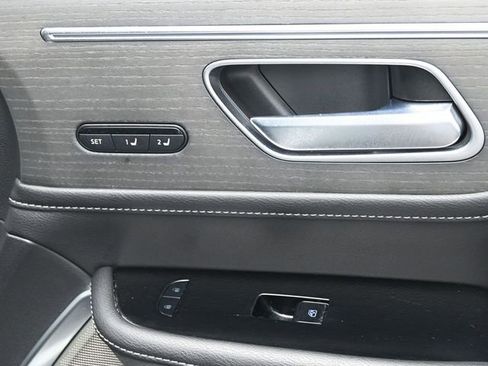 Used 2025 INFINITI QX80 Sensory image 45