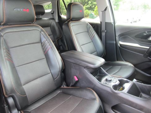 Used 2023 GMC Terrain AT4 w/ Tech Package AWD/4WD image 9
