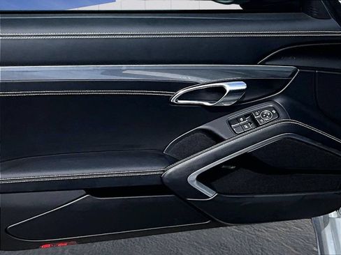 Certified 2024 Porsche 718 Boxster RWD image 19