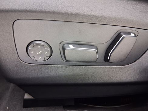 New 2026 BMW 530i w/ Convenience Package RWD image 13