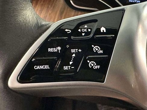 Used 2023 Mercedes-Benz C 300 4MATIC Sedan image 24