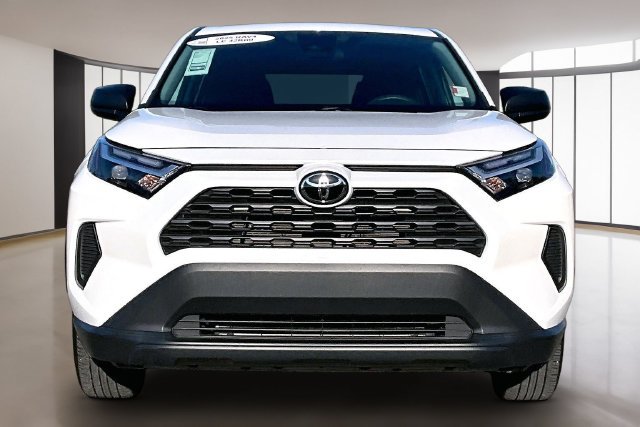 Used 2025 Toyota RAV4 LE AWD/4WD image 2