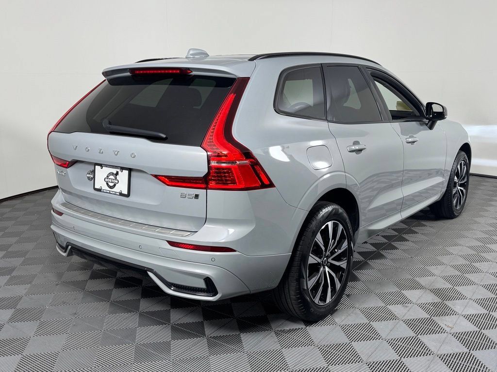 Certified 2024 Volvo XC60 B5 Core w/ Climate Package AWD/4WD image 6