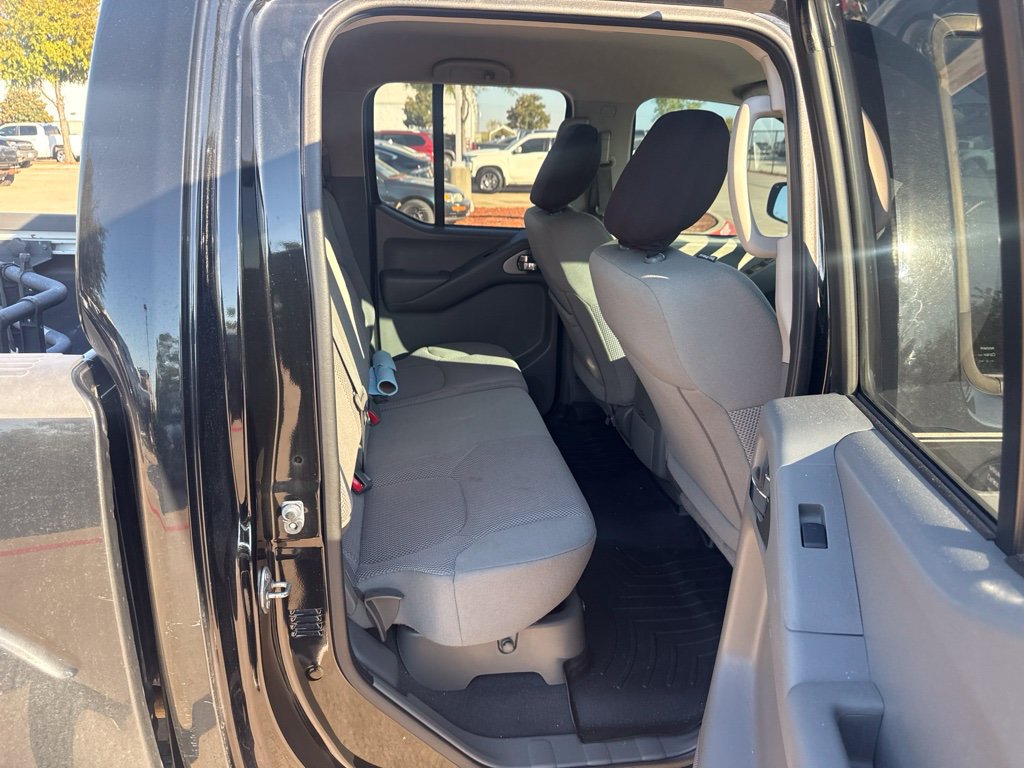 Used 2020 Nissan Frontier SV w/ Midnight Edition Floor Mats RWD image 14