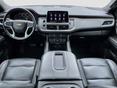 Used 2021 Chevrolet Suburban LT w/ Luxury Package RWD image 29