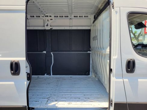 Used 2023 RAM ProMaster 3500 FWD image 13