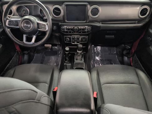 Used 2022 Jeep Wrangler Unlimited Sahara w/ Cold Weather Group AWD/4WD image 6