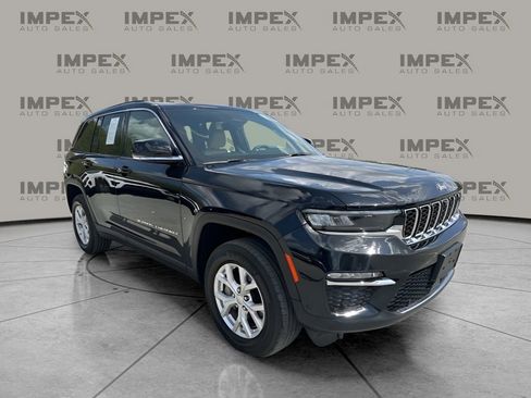 Used 2023 Jeep Grand Cherokee Limited w/ Luxury Tech Group II image 7