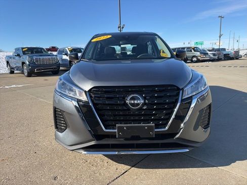 Used 2022 Nissan Kicks S image 11
