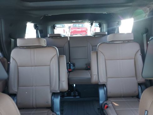 New 2026 Chevrolet Tahoe High Country AWD/4WD image 13