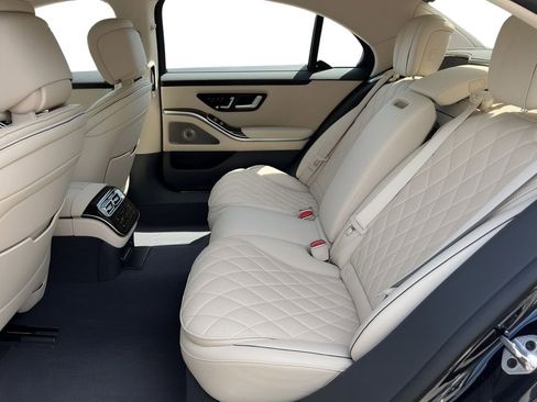 Used 2022 Mercedes-Benz S 580 4MATIC Sedan w/ Rear Seat Package image 7