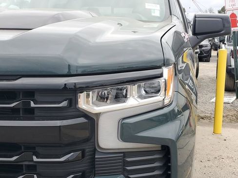 Used 2025 Chevrolet Silverado 1500 LT Trail Boss w/ Convenience Package II image 4