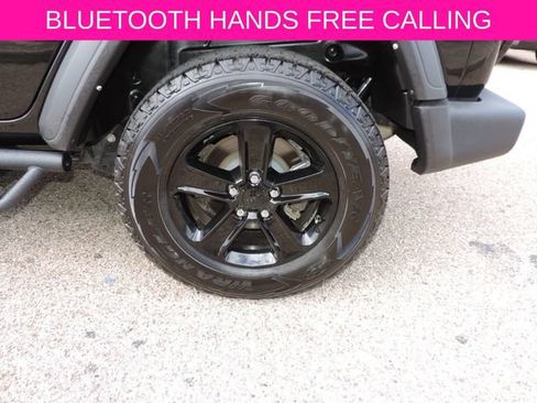 Used 2023 Jeep Wrangler Unlimited Sport AWD/4WD image 9