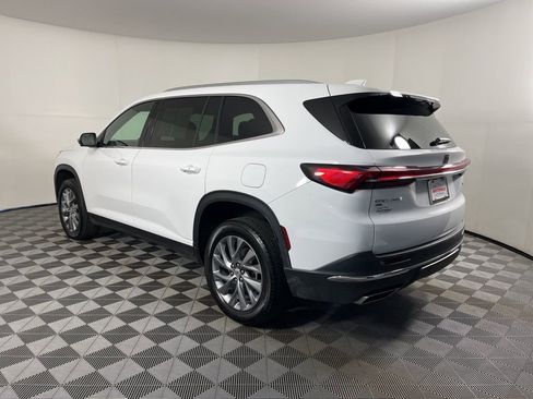 Certified 2025 Buick Enclave Preferred image 3