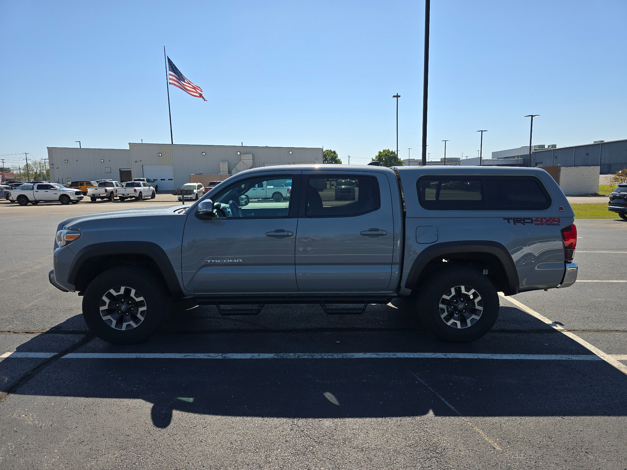 Used 2019 Toyota Tacoma TRD Off-Road AWD/4WD image 9