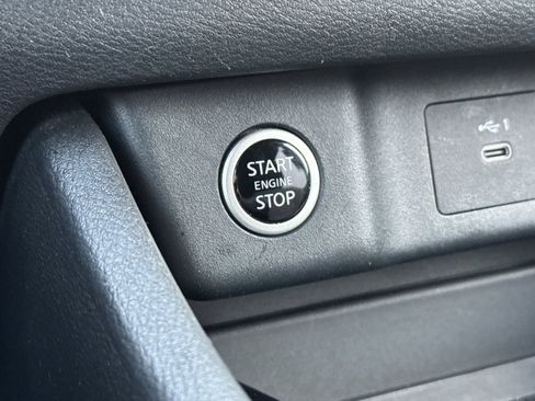 Used 2023 Nissan Rogue SV image 32