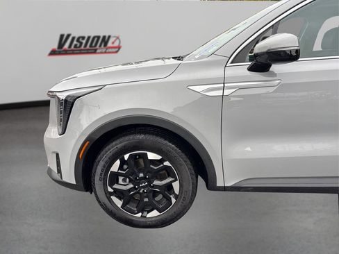 Certified 2025 Kia Sorento S w/ Panoramic Sunroof Package image 12