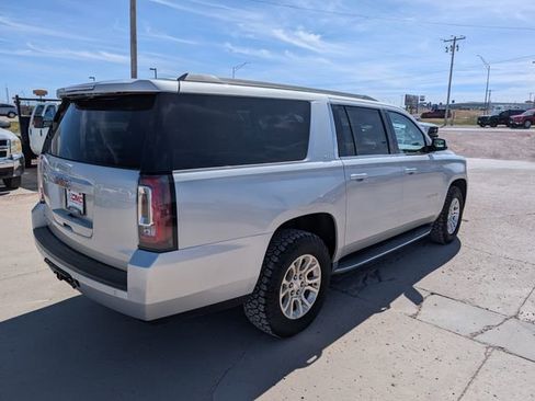 Used 2015 GMC Yukon XL SLE w/ Convenience Package AWD/4WD image 9