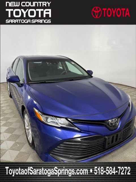 Used 2018 Toyota Camry LE FWD image 1
