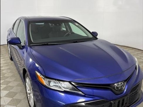 Used 2018 Toyota Camry LE FWD image 1