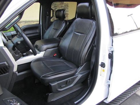 Used 2020 Ford F150 Lariat w/ Equipment Group 502A Luxury AWD/4WD image 14