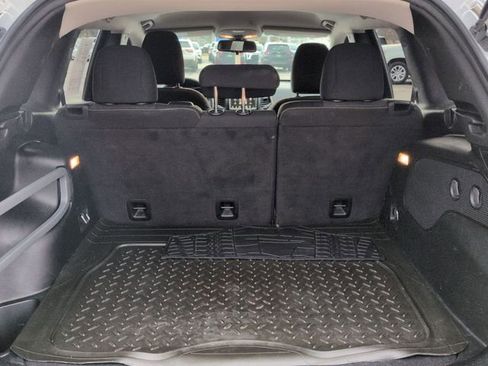 Used 2017 Jeep Cherokee Latitude w/ Safety/Convenience Group image 25