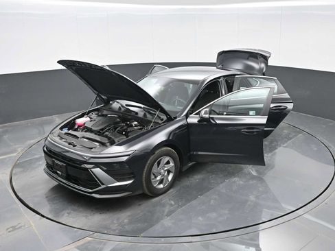 Used 2025 Hyundai Sonata SE FWD image 40