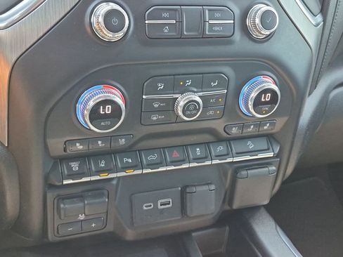 Used 2020 GMC Sierra 3500 Denali AWD/4WD image 27