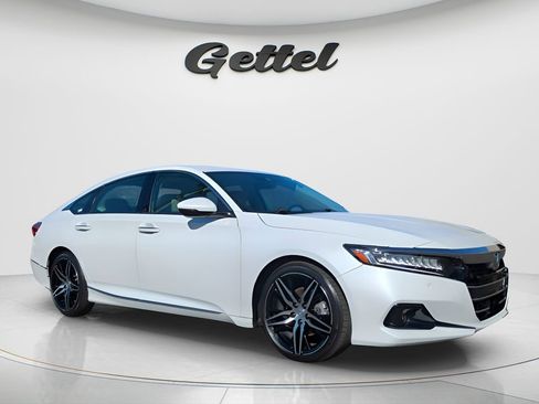 Used 2022 Honda Accord Touring image 2