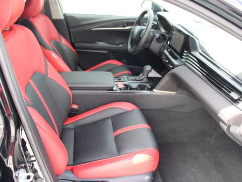 Certified 2025 Toyota Camry LE image 19