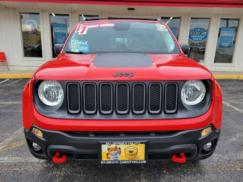 Used 2017 Jeep Renegade Trailhawk image 2