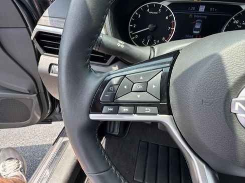 Used 2024 Nissan Altima 2.5 SL FWD image 23