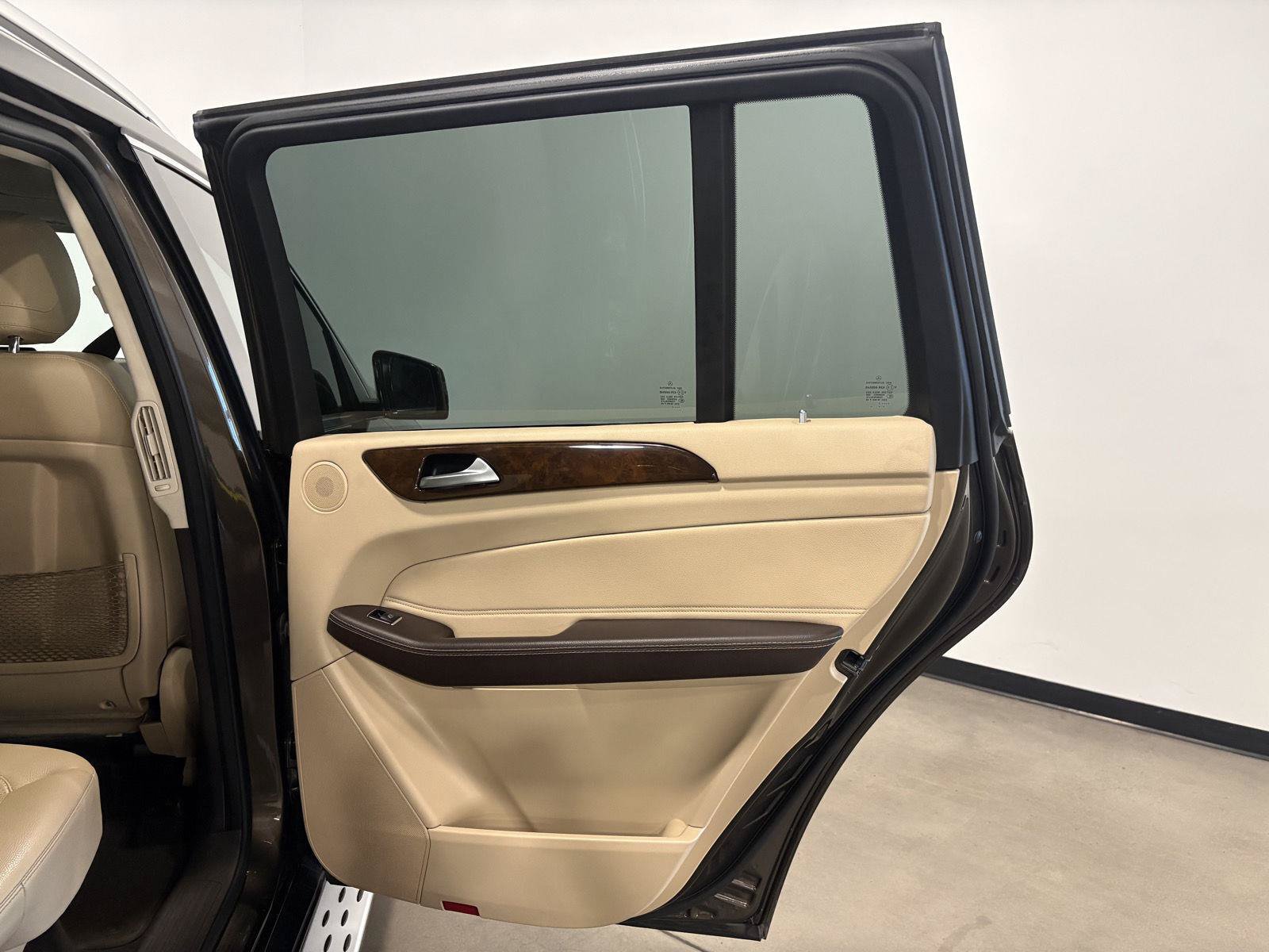 Used 2017 Mercedes-Benz GLS 450 4MATIC image 39