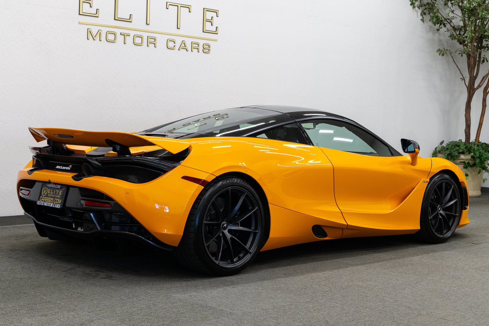 Used 2019 McLaren 720S Performance RWD image 10