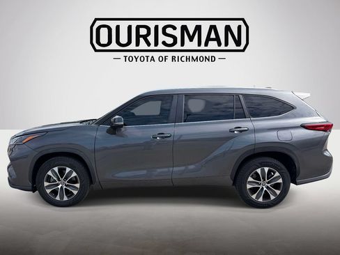 Used 2023 Toyota Highlander XLE FWD image 4