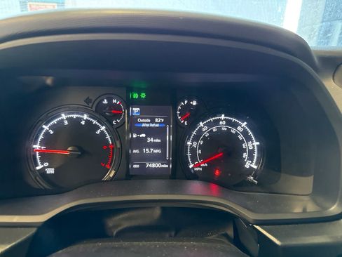 Used 2021 Toyota 4Runner SR5 AWD/4WD image 21
