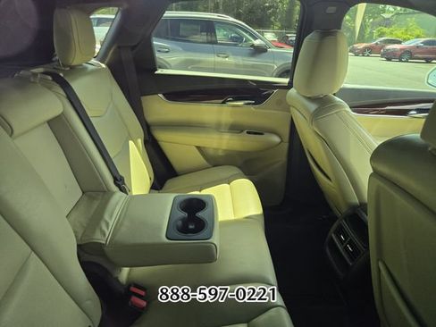 Used 2017 Cadillac XT5 Luxury w/ Driver Awareness Package FWD image 8
