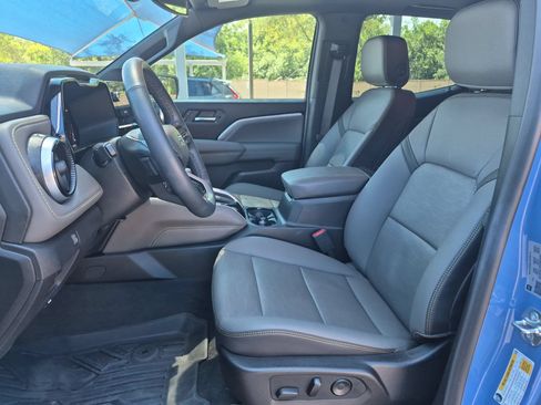 Used 2026 Chevrolet Colorado ZR2 w/ Technology Package AWD/4WD image 9