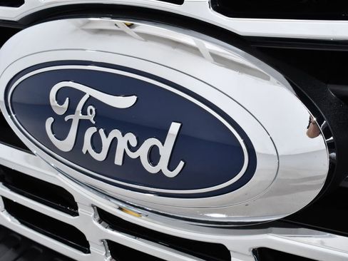 New 2026 Ford F350 XLT w/ FX4 Off-Road Package image 16