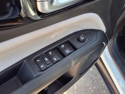 Used 2025 Jeep Compass Limited AWD/4WD image 20