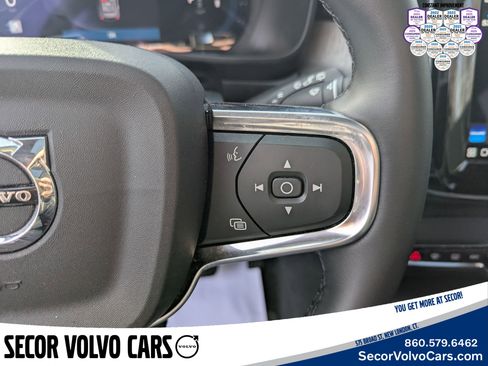 Certified 2023 Volvo XC40 B5 Ultimate w/ Protection Package Premier image 14
