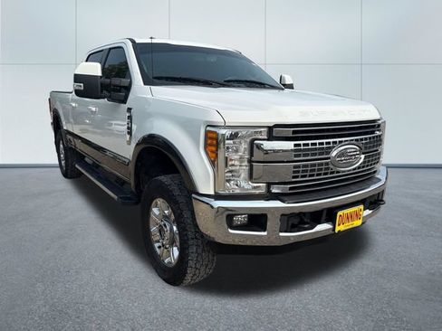 Used 2017 Ford F250 Lariat w/ Lariat Value Package AWD/4WD image 5