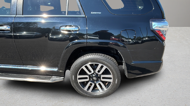 Used 2016 Toyota 4Runner Limited AWD/4WD image 36