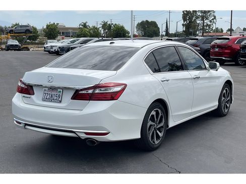 Used 2017 Honda Accord EX image 6