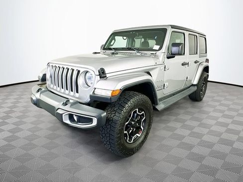 Used 2019 Jeep Wrangler Unlimited Sahara w/ Cold Weather Group AWD/4WD image 7