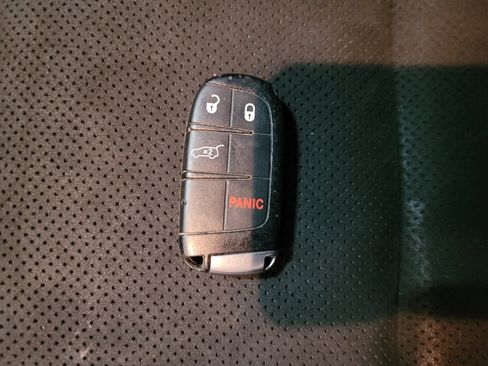 Used 2019 Jeep Grand Cherokee Laredo w/ Laredo X Package image 32