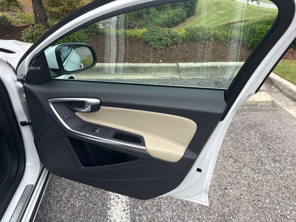 Used 2017 Volvo S60 T5 Inscription FWD image 11