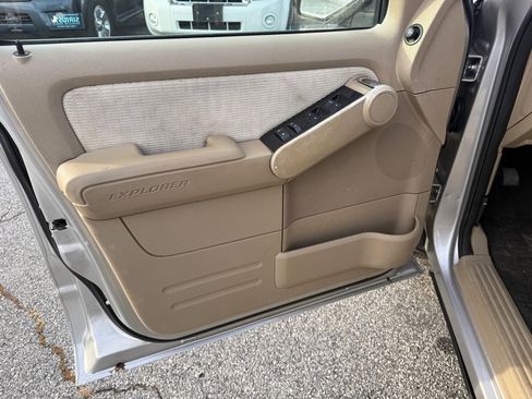 Used 2008 Ford Explorer Sport Trac XLT image 11